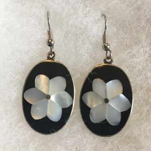 Drop oval black and white earrings
